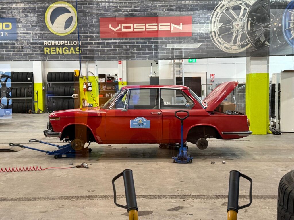 BMW2002 bekommt Spikes